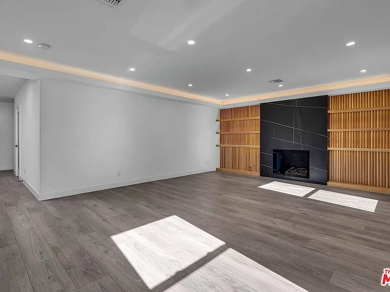 9345 W Olympic Blvd — Photo 19
