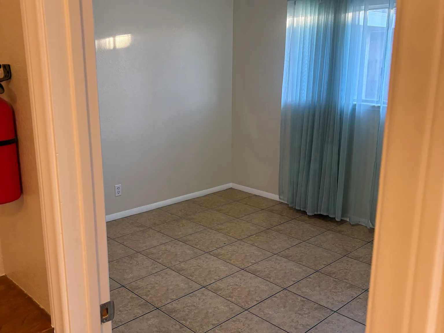 2 bed, 800 sqft, $800 — Photo 4