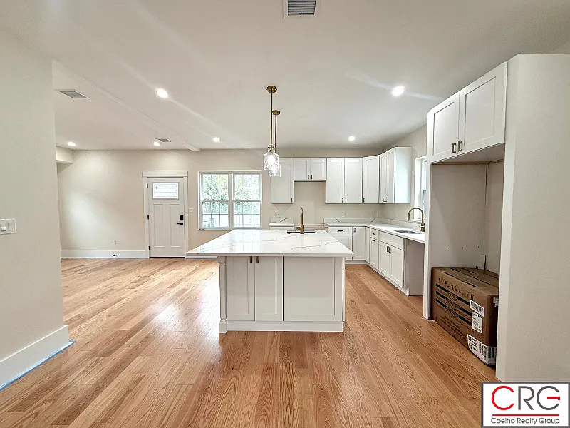 4 bed, 3.5 bath, 2581 sqft, $6,000 — Photo 4