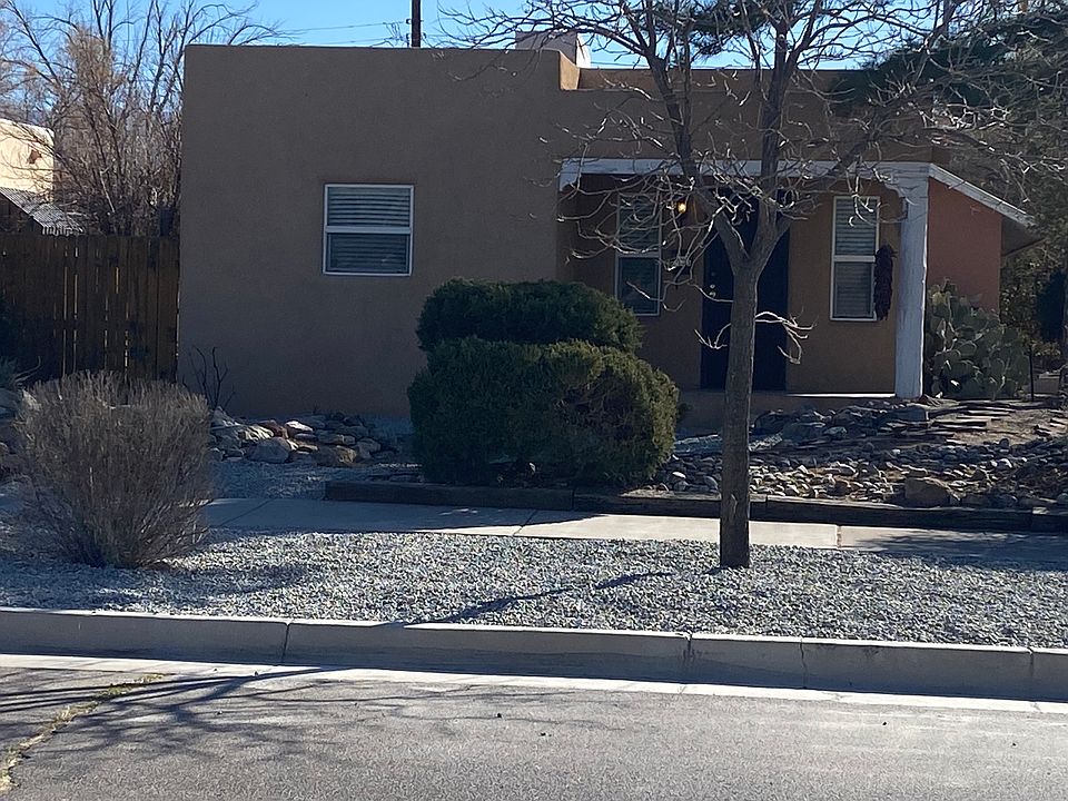 1st image of 424 Cornell Dr SE