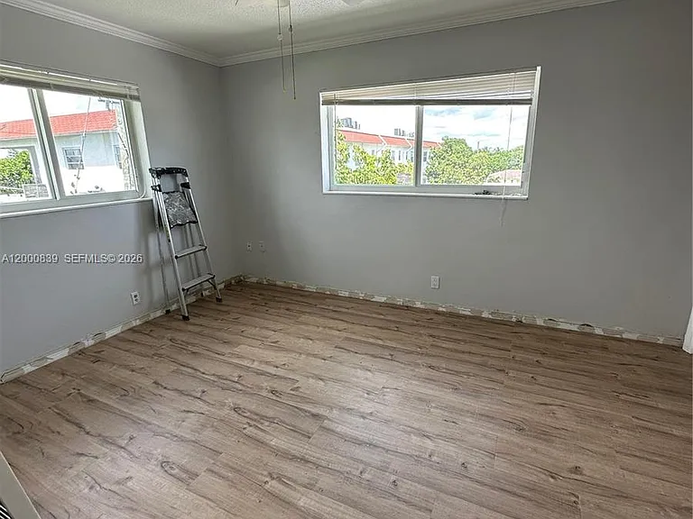 2415 Lincoln St #307 — Photo 4