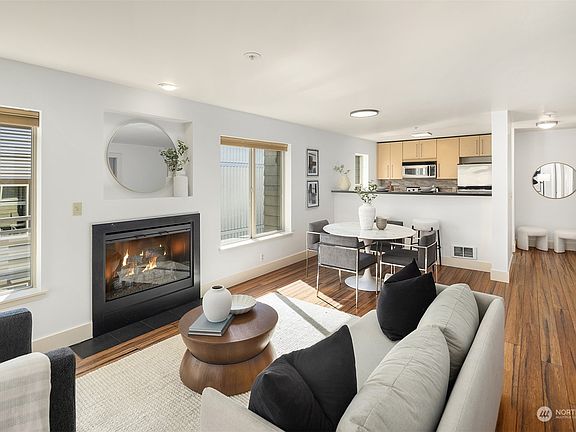 3rd image of 1550 Eastlake Avenue E #506
