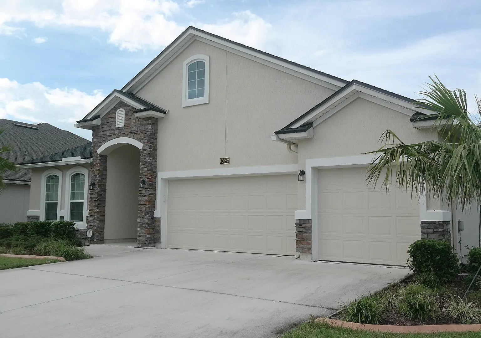 Beautiful 4/2 in Eagle Landing — Photo 1