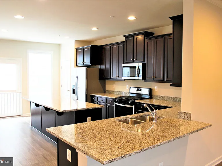 6050 Krantz Dr — Photo 3