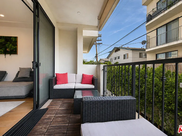 1515 S Holt Ave #204 — Photo 8