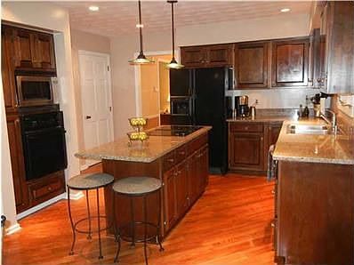 5th image of 8840 Birgham Ct N