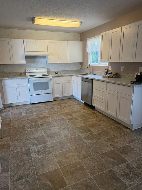 4216 Alturus St W — Photo 4