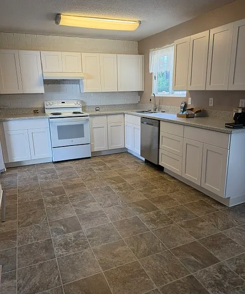 4216 Alturus St W — Photo 4
