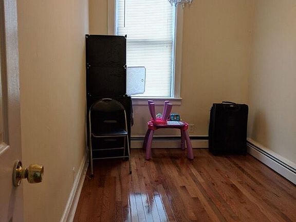 3rd image of 35 Stagg St APT 1