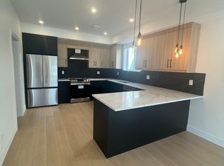 2968 Conlin Ct, Kelowna, BC V1Y7S8