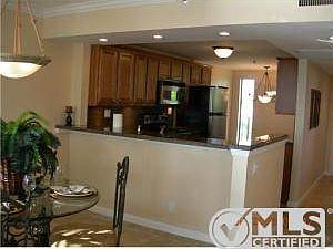Kitchen with Breakfast Counter