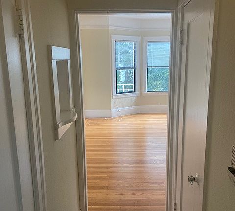 4th image of 1955 Jefferson St APT 6