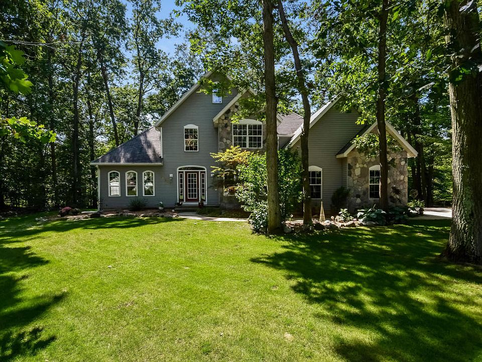 1st image of 15306 Forest Park Dr