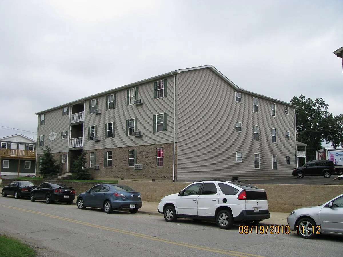 2 bed, $900 — Photo 2