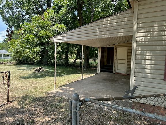 3rd image of 4101 Magnolia St