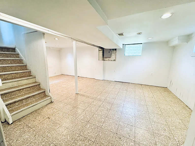 370 Bird Ave — Photo 17