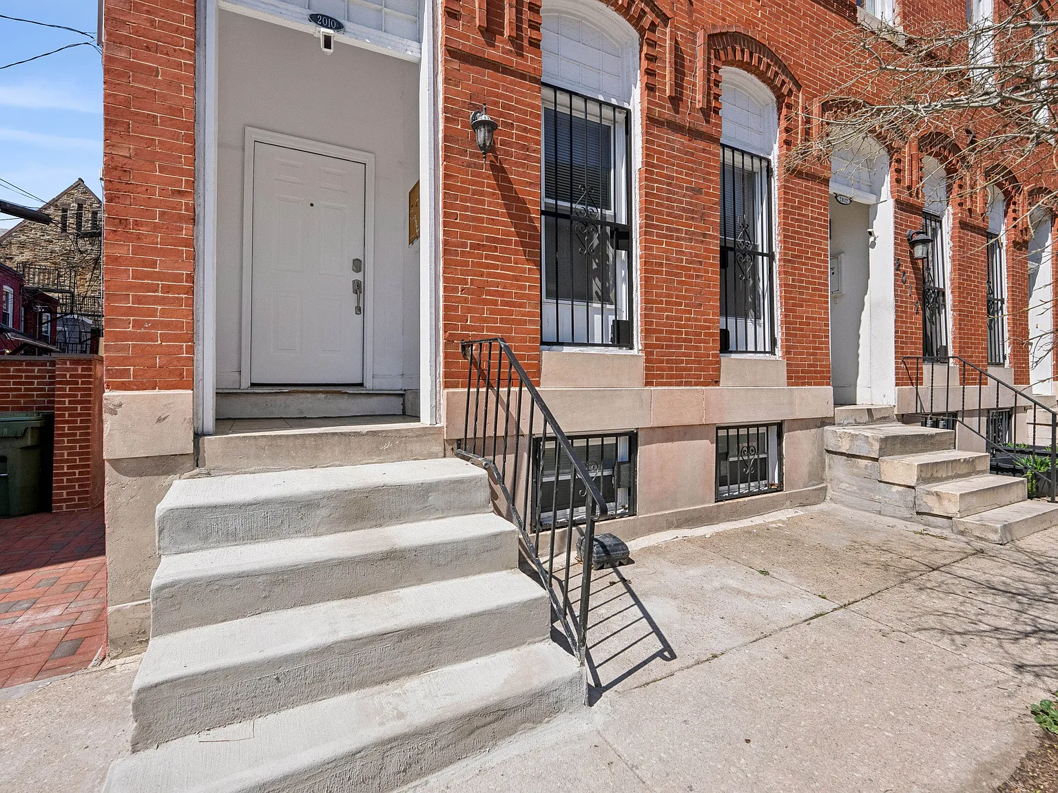 2 bed, 800 sqft, $1,590 — Photo 1
