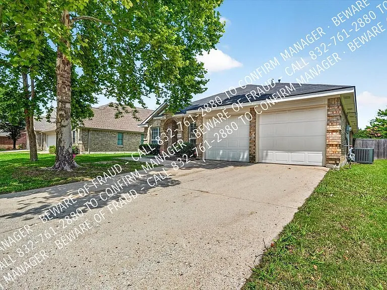 2816 Blue Heron Dr — Photo 3