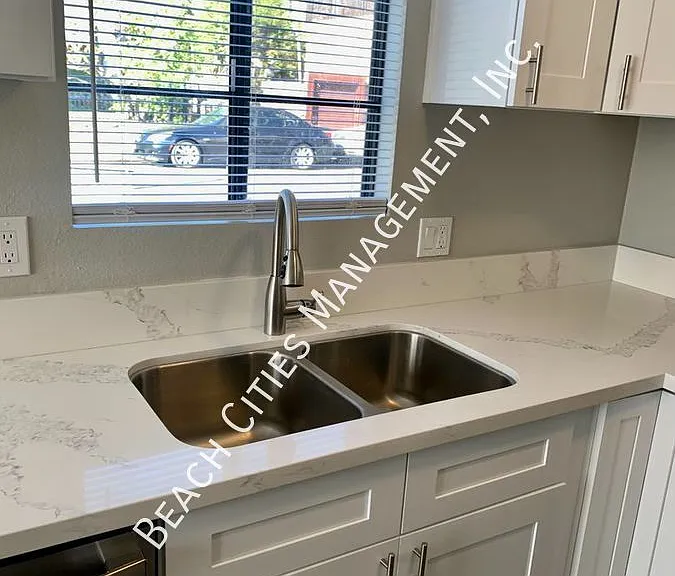 1220 Mira Mar Ave #1 — Photo 13