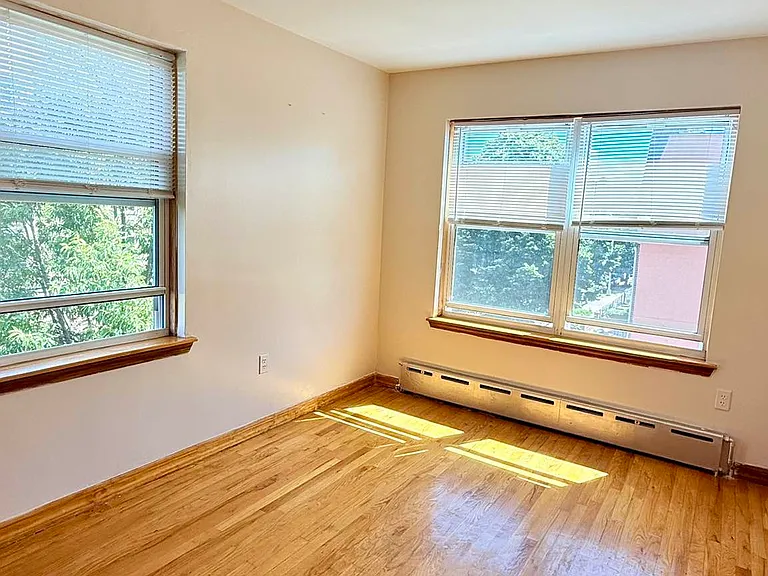 28-20 21st Ave #2 — Photo 5