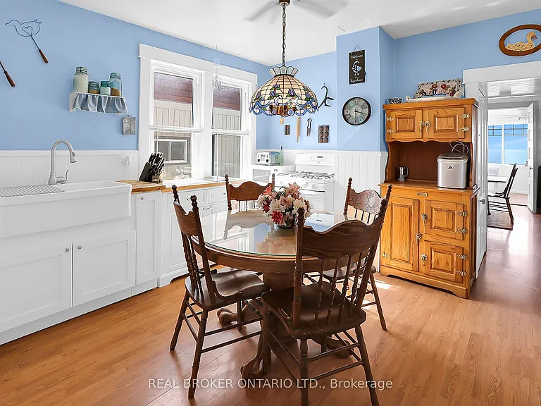 11611 Beach Rd W — Photo 5