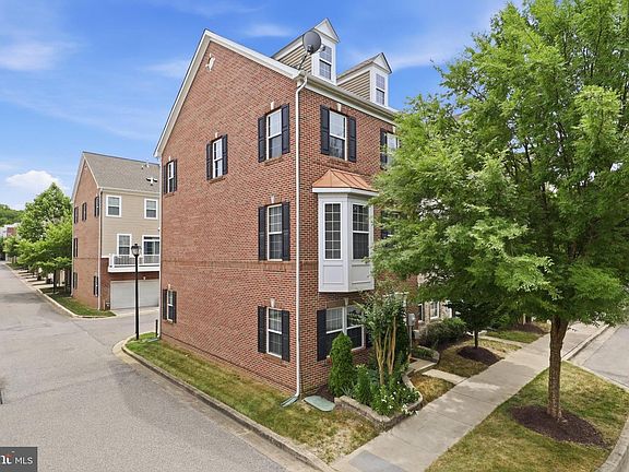 3rd image of 9519 Weshurst Ln