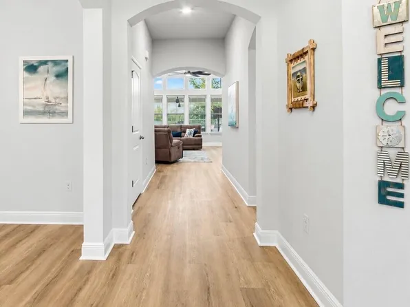 266 Sweet Tea Ln, Freeport, FL 32439