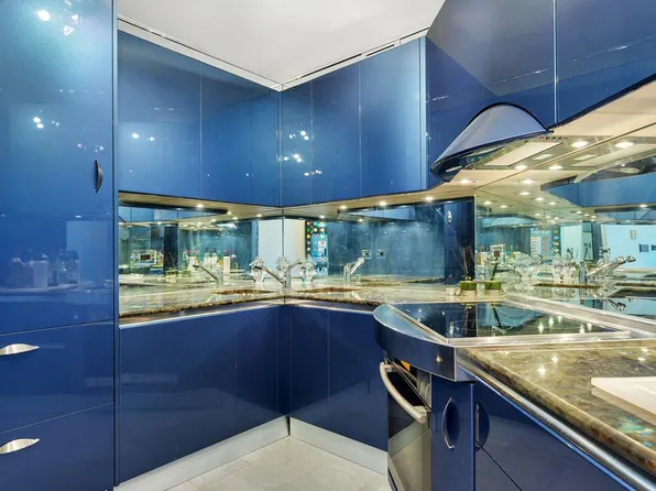 200 East 61st Street 35D image 3 of 10