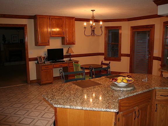 4th image of 403 Great Oak Ct