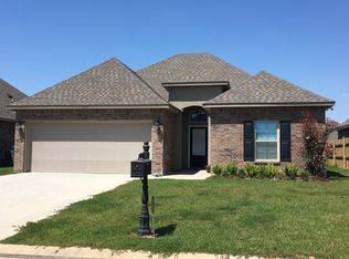 104 Rocky Ridge St, Youngsville, LA 70592