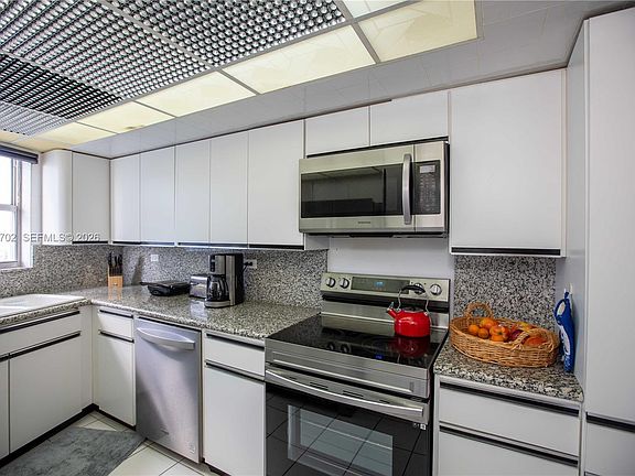 5th image of 6039 Collins Ave APT 1728