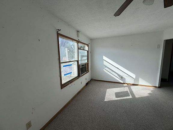 5th image of 2608 Taft St