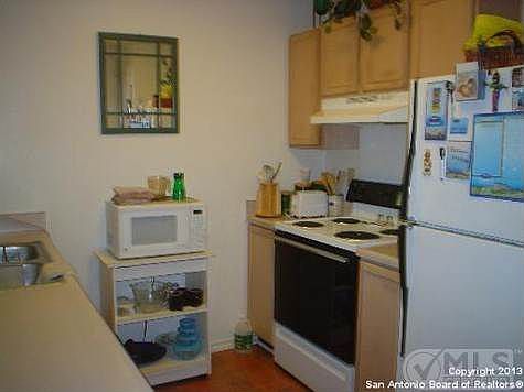 5th image of 142 Baxter Ave