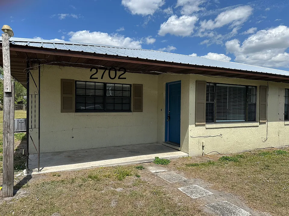2702 Valerie Blvd