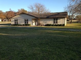 229 Navajo Trl, Lake Kiowa, TX 76240