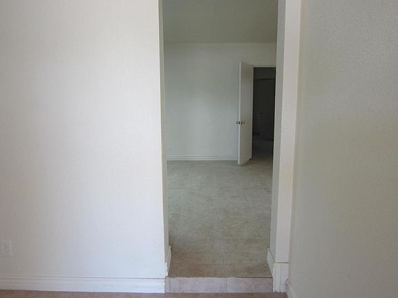 4th image of 362 W Hess Ave