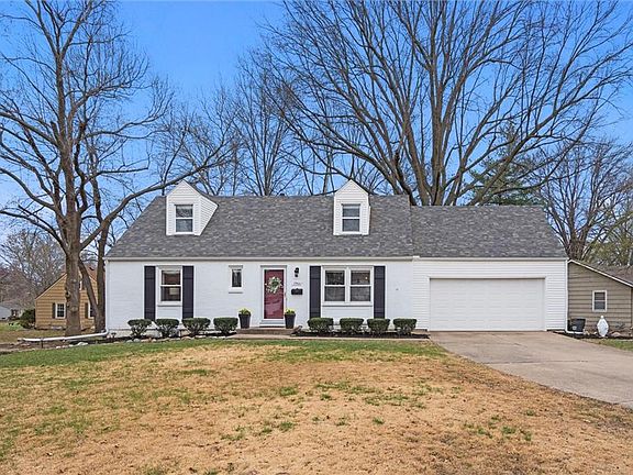 2nd image of 7901 W 92nd Pl