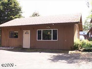 5th image of 3314 SE Dune Ave