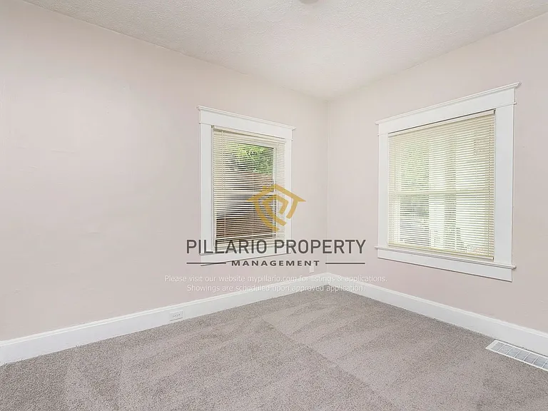 510 N Dearborn St — Photo 17
