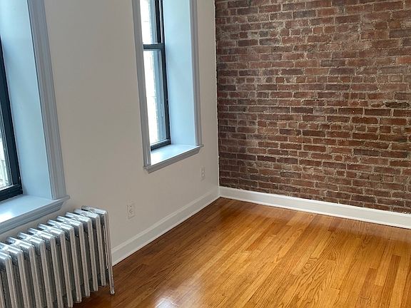 3rd image of 202 E 6th St #13F