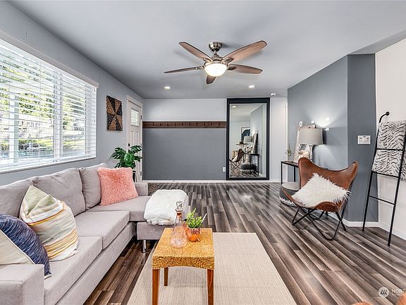 5th image of 2980 Whisper Drive NW