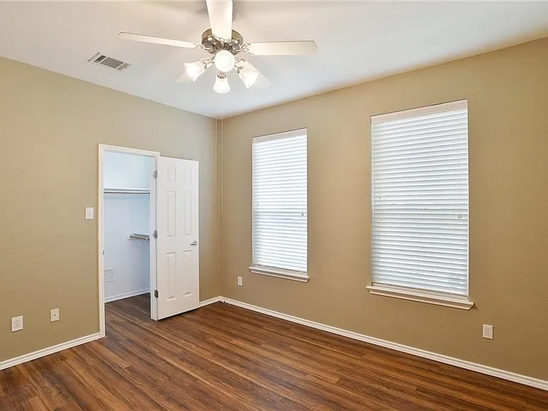9109 Nathaniel Dr — Photo 10