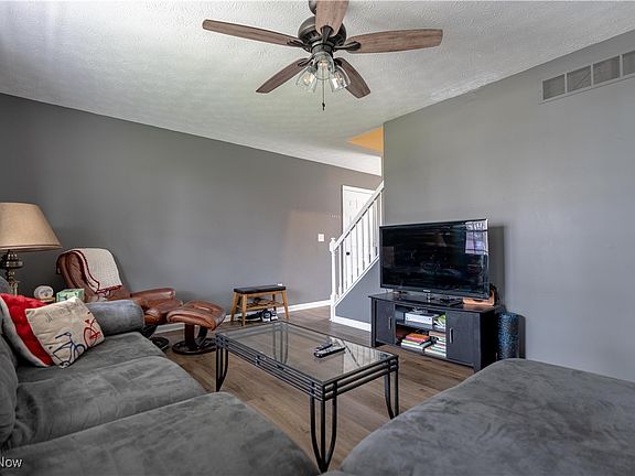 4th image of 1553 Marlowe Ave