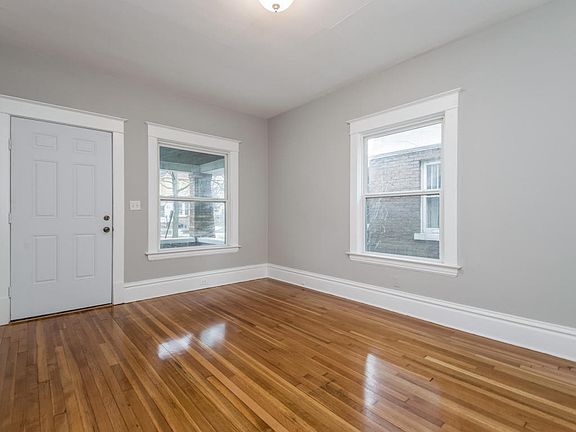 4th image of 1916 Horton Ave SE