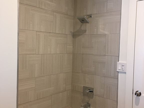 3rd image of 109 31st Ave
