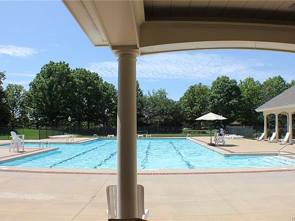 4th image of 8555 Twin Gables Dr
