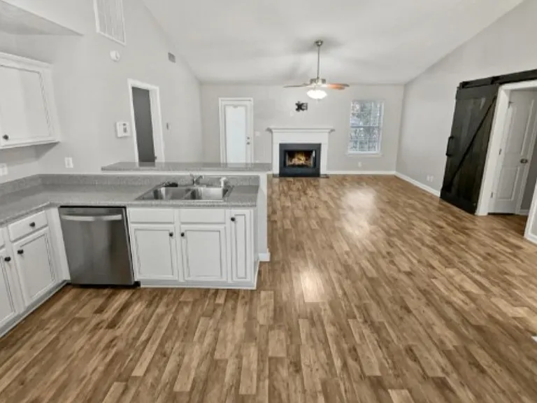 1502 Ballater Dr — Photo 2