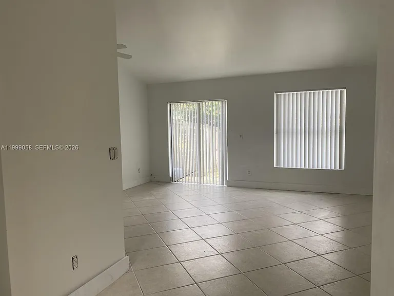 219 SE 8th St #601 — Photo 6