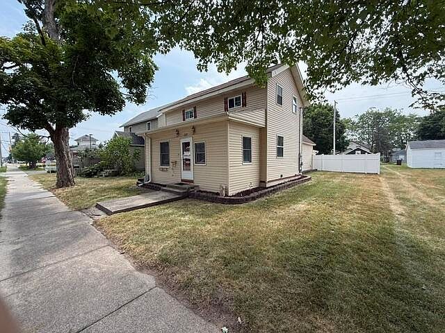 1st image of 117 N 3rd Ave