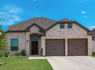 527 Hazeltine Rd, Red Oak, TX 75154